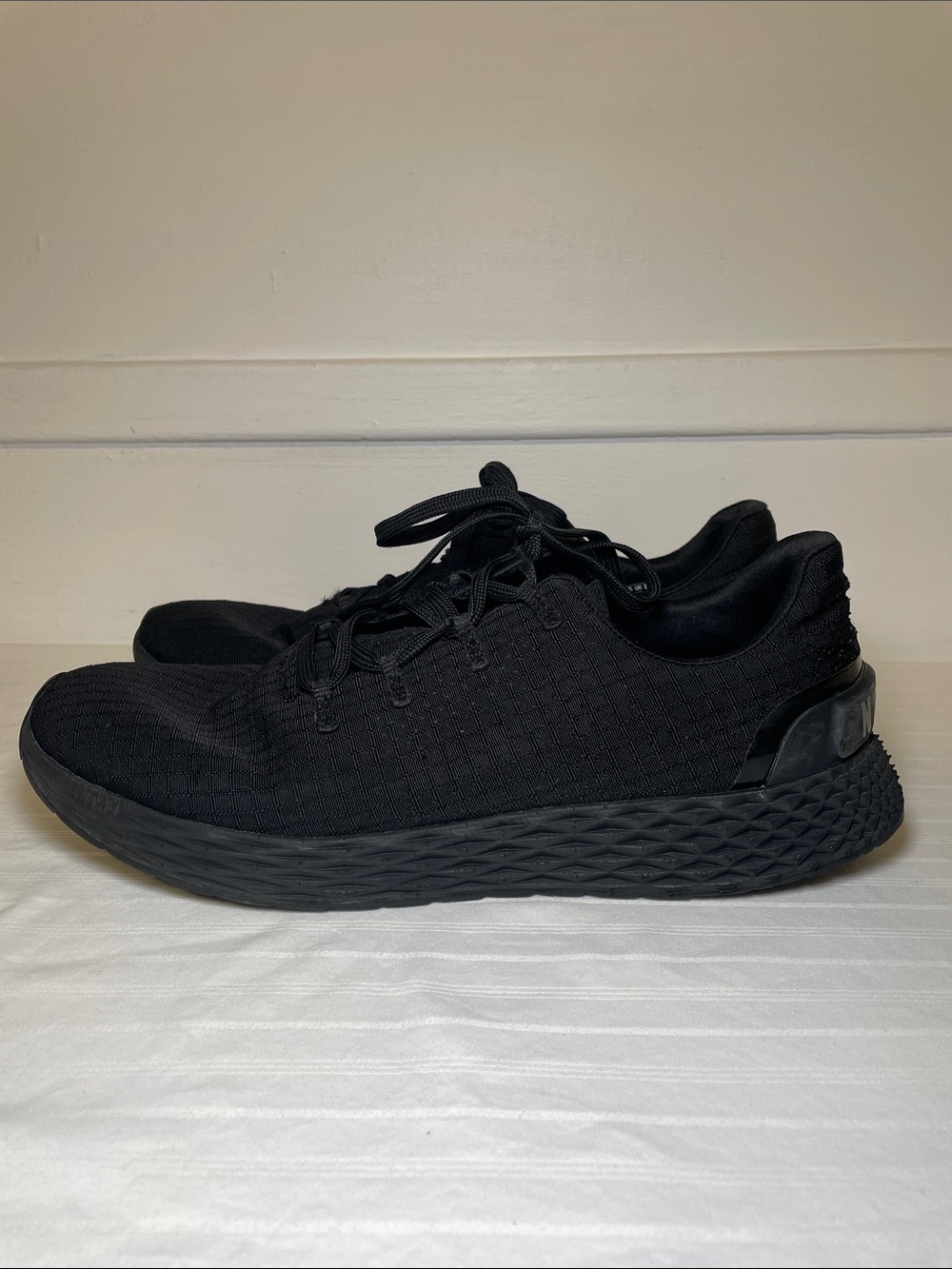 NOBULL Ripstop Runner shoes in a triple black colorway men’s sneakers size 10.5